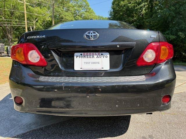 Toyota Corolla Base 5-Speed MT 2010