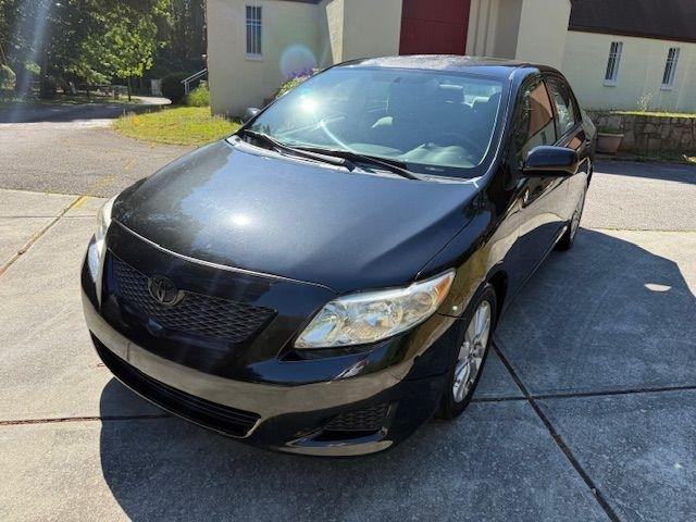 Toyota Corolla Base 5-Speed MT 2010