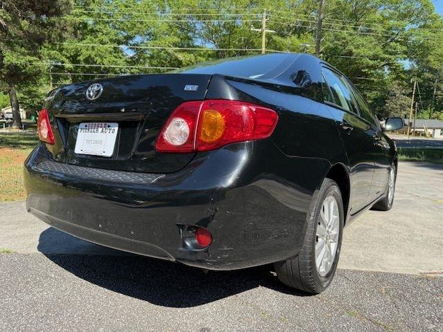 Toyota Corolla Base 5-Speed MT 2010