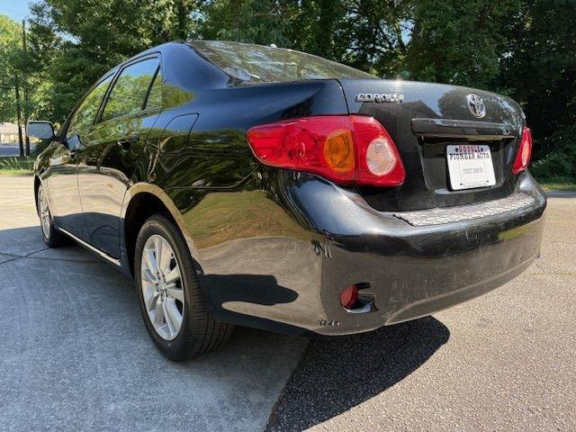 Toyota Corolla Base 5-Speed MT 2010