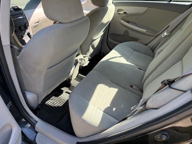 Toyota Corolla Base 5-Speed MT 2010