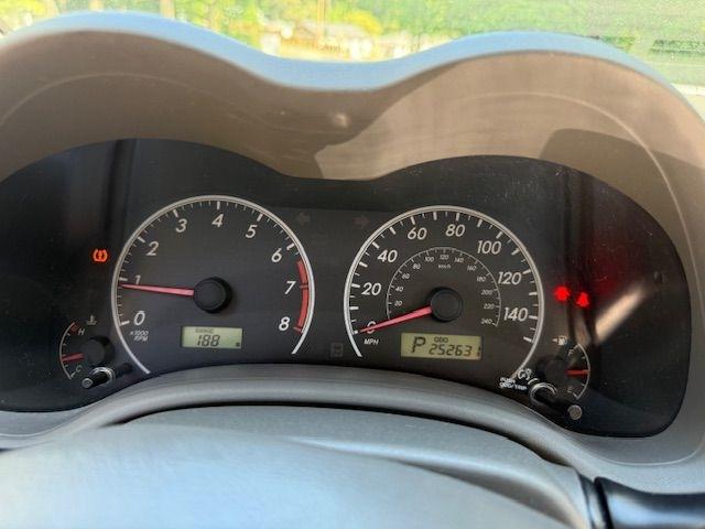 Toyota Corolla Base 5-Speed MT 2010