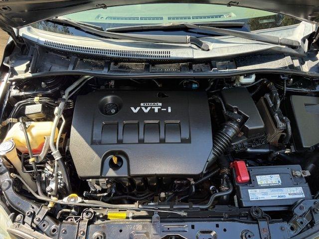 Toyota Corolla Base 5-Speed MT 2010
