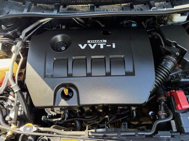 Toyota Corolla Base 5-Speed MT 2010