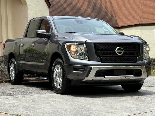 Nissan Titan SV Crew Cab 2WD 2021