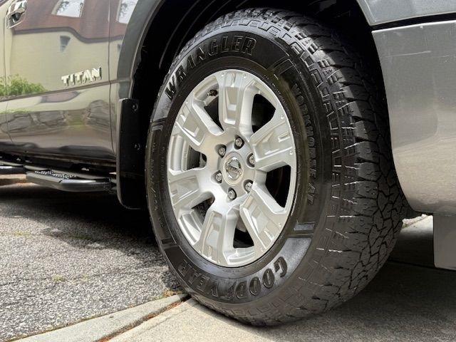 Nissan Titan SV Crew Cab 2WD 2021