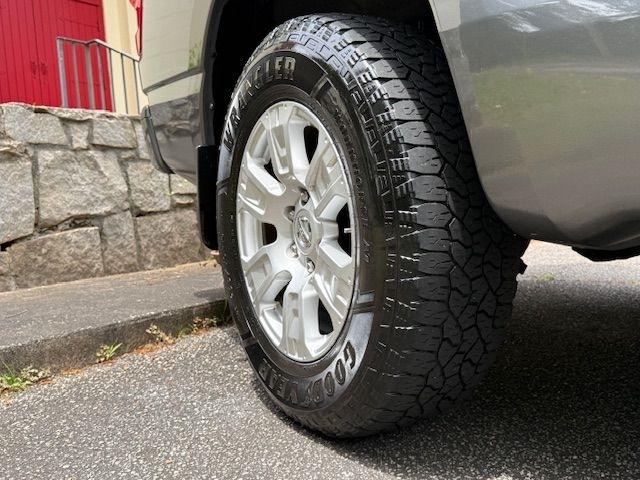 Nissan Titan SV Crew Cab 2WD 2021