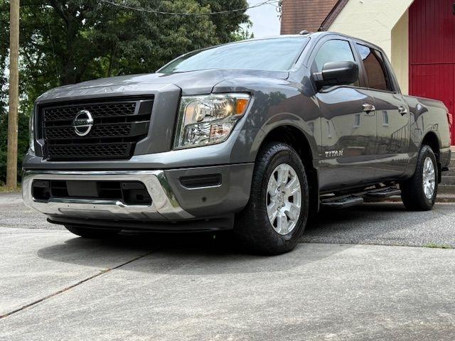 Nissan Titan SV Crew Cab 2WD 2021