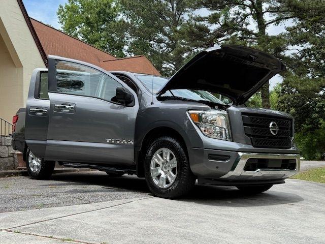 Nissan Titan SV Crew Cab 2WD 2021