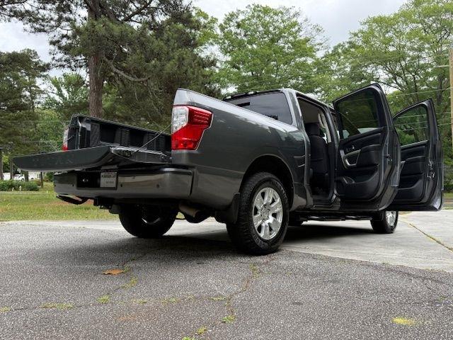 Nissan Titan SV Crew Cab 2WD 2021