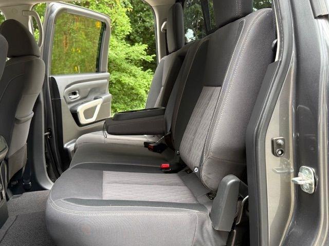 Nissan Titan SV Crew Cab 2WD 2021
