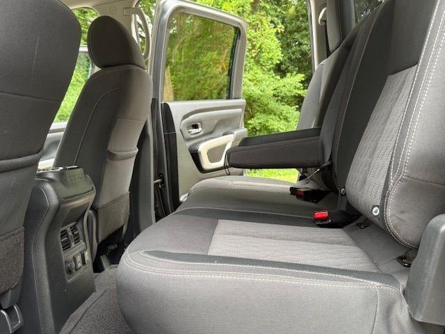 Nissan Titan SV Crew Cab 2WD 2021