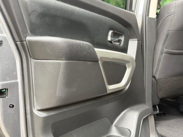 Nissan Titan SV Crew Cab 2WD 2021