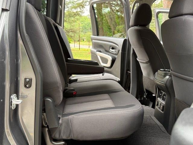 Nissan Titan SV Crew Cab 2WD 2021