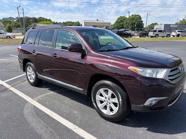 Toyota Highlander Base 4WD 2013