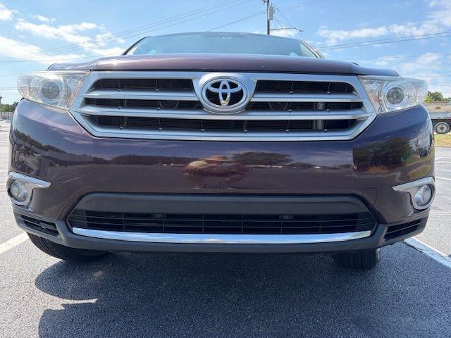 Toyota Highlander Base 4WD 2013