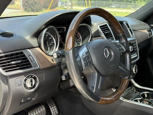 Mercedes-Benz M-Class ML550 2012