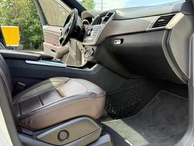 Mercedes-Benz M-Class ML550 2012