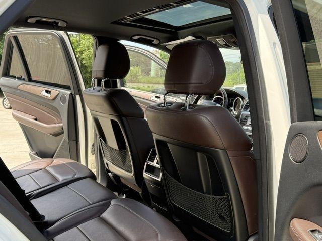Mercedes-Benz M-Class ML550 2012