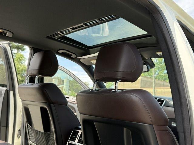 Mercedes-Benz M-Class ML550 2012