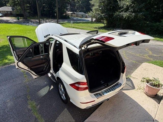 Mercedes-Benz M-Class ML550 2012