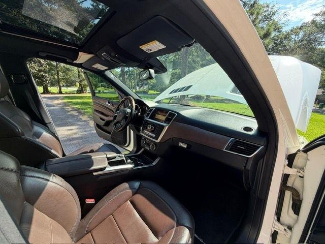 Mercedes-Benz M-Class ML550 2012