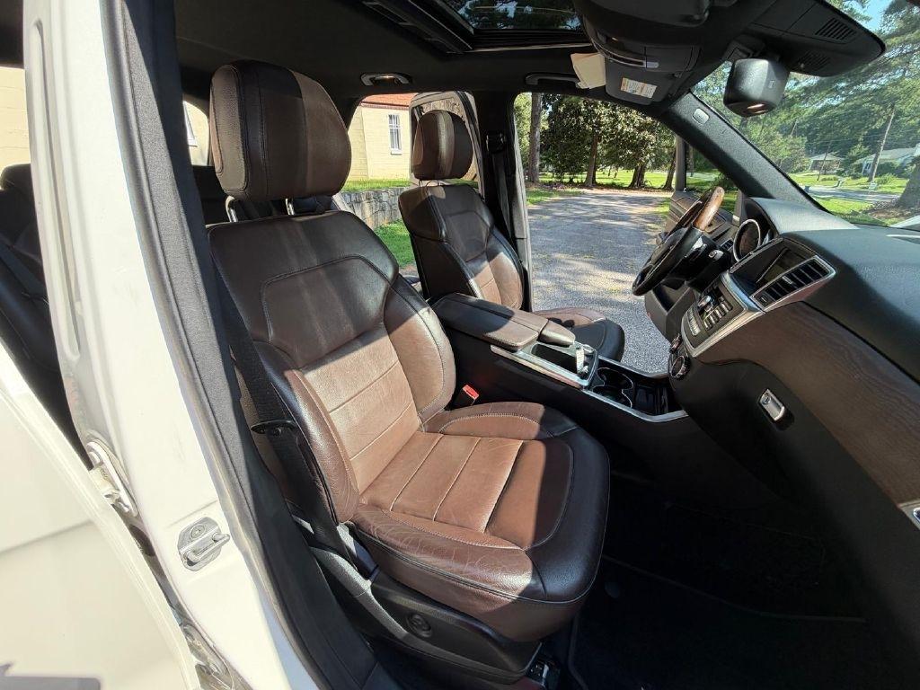 Mercedes-Benz M-Class ML550 2012
