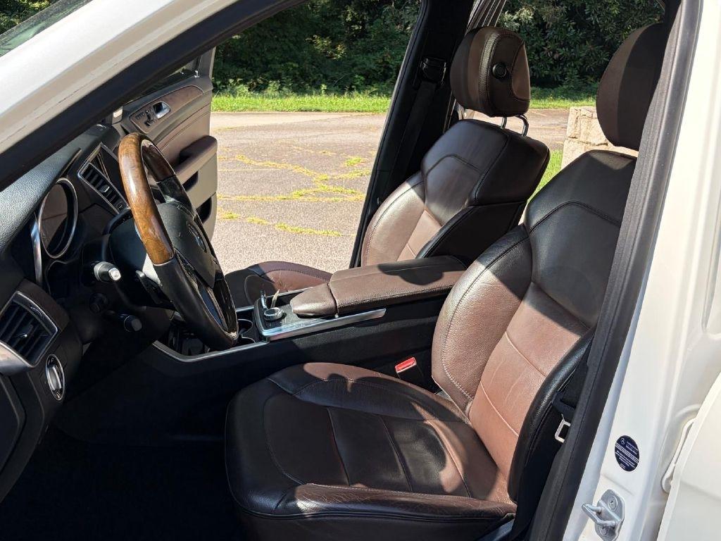 Mercedes-Benz M-Class ML550 2012