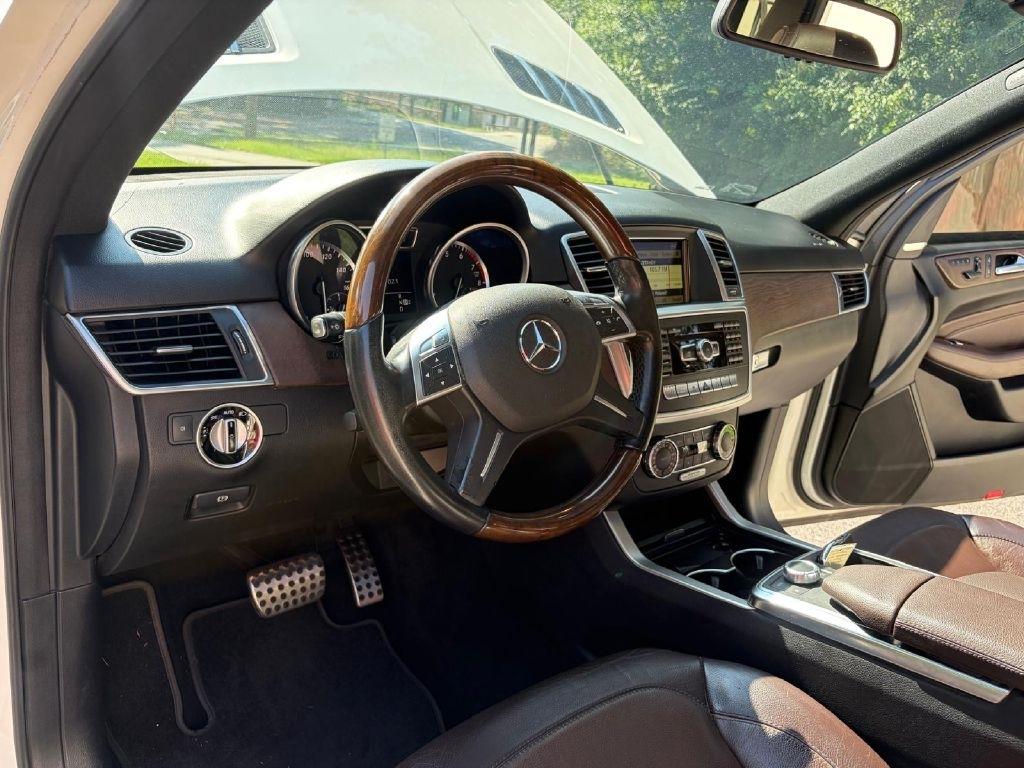 Mercedes-Benz M-Class ML550 2012