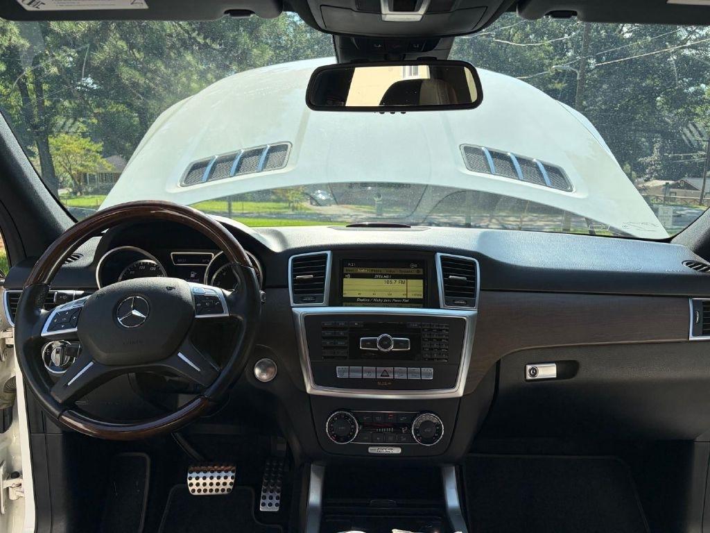 Mercedes-Benz M-Class ML550 2012