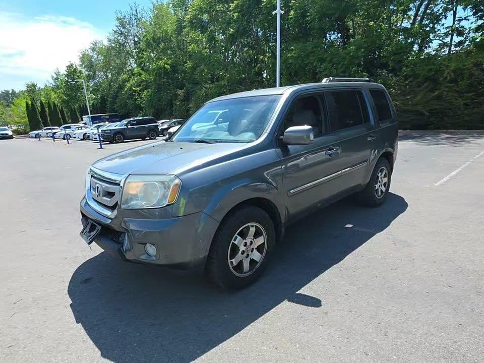 Honda Pilot Touring 2WD 5-Spd AT with DVD 2010