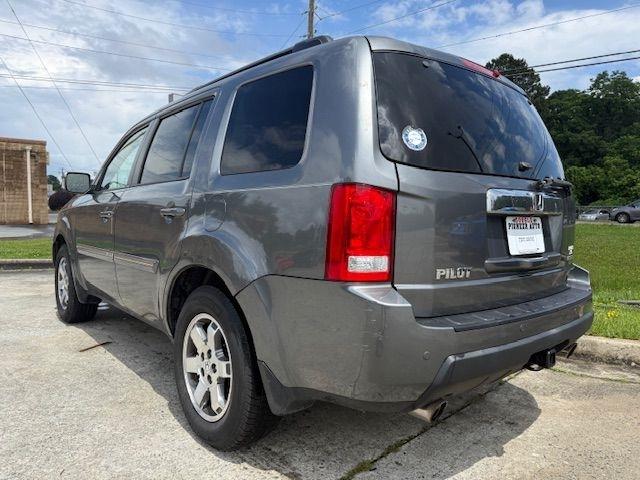 Honda Pilot Touring 2WD 5-Spd AT with DVD 2010