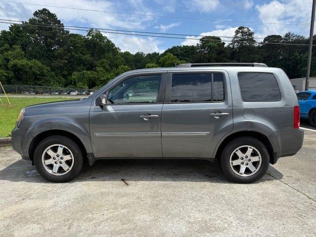 Honda Pilot Touring 2WD 5-Spd AT with DVD 2010