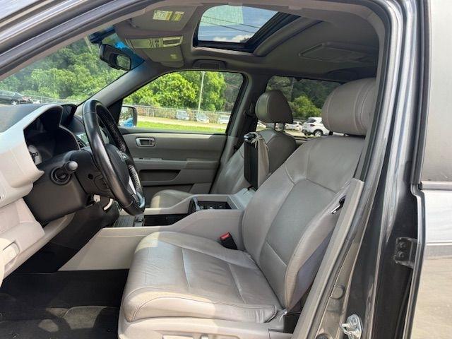 Honda Pilot Touring 2WD 5-Spd AT with DVD 2010