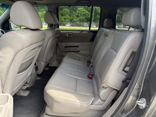 Honda Pilot Touring 2WD 5-Spd AT with DVD 2010