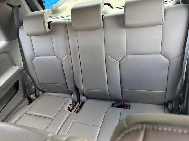 Honda Pilot Touring 2WD 5-Spd AT with DVD 2010