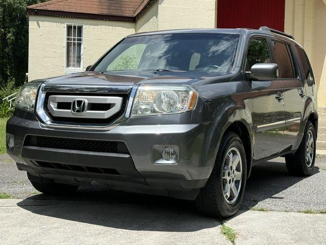 Honda Pilot Touring 2WD 5-Spd AT with DVD 2010