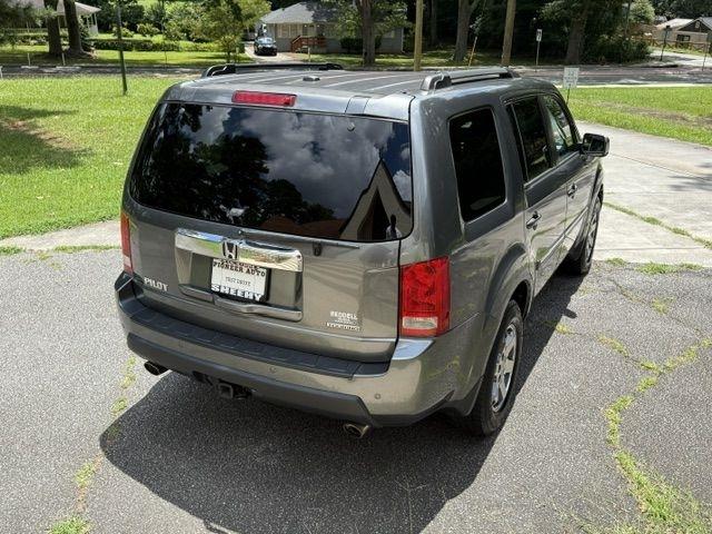 Honda Pilot Touring 2WD 5-Spd AT with DVD 2010