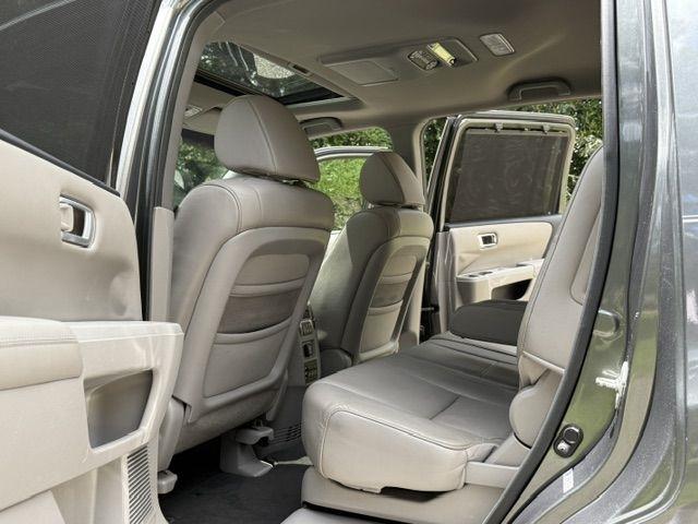 Honda Pilot Touring 2WD 5-Spd AT with DVD 2010