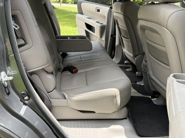 Honda Pilot Touring 2WD 5-Spd AT with DVD 2010