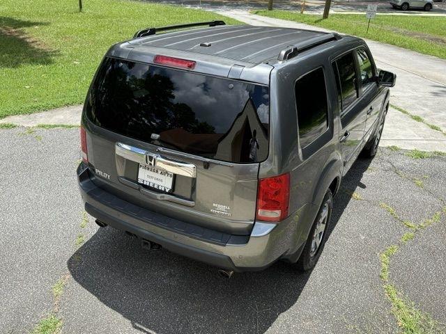 Honda Pilot Touring 2WD 5-Spd AT with DVD 2010