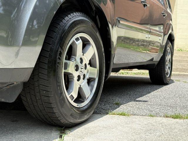 Honda Pilot Touring 2WD 5-Spd AT with DVD 2010
