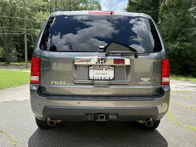 Honda Pilot Touring 2WD 5-Spd AT with DVD 2010
