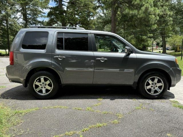 Honda Pilot Touring 2WD 5-Spd AT with DVD 2010