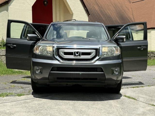 Honda Pilot Touring 2WD 5-Spd AT with DVD 2010