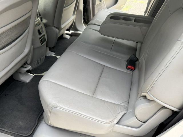 Honda Pilot Touring 2WD 5-Spd AT with DVD 2010