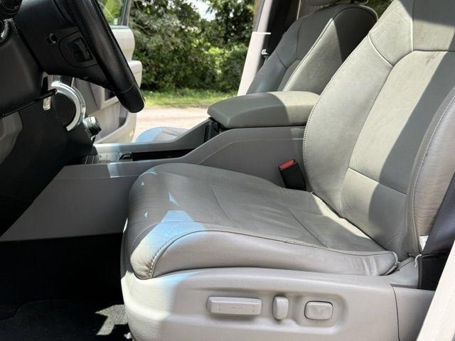 Honda Pilot Touring 2WD 5-Spd AT with DVD 2010