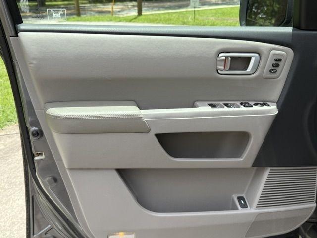 Honda Pilot Touring 2WD 5-Spd AT with DVD 2010