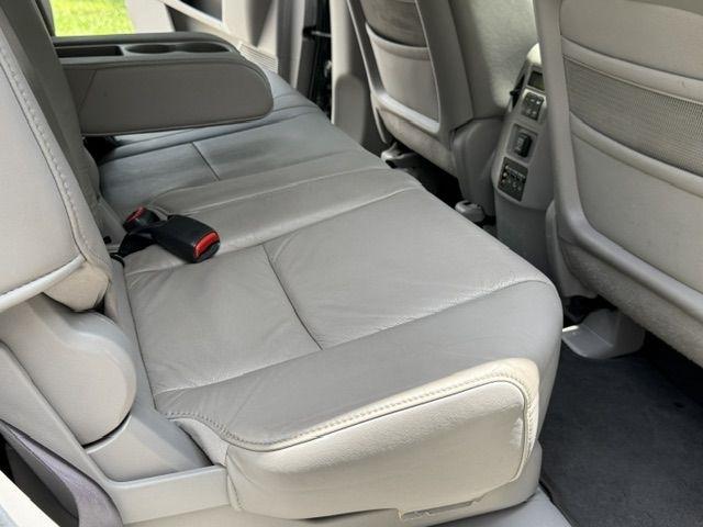 Honda Pilot Touring 2WD 5-Spd AT with DVD 2010