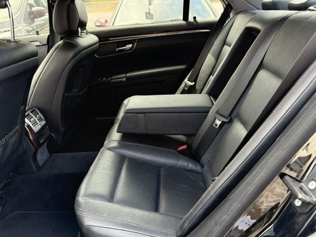 Mercedes-Benz S-Class S550 4-MATIC 2011